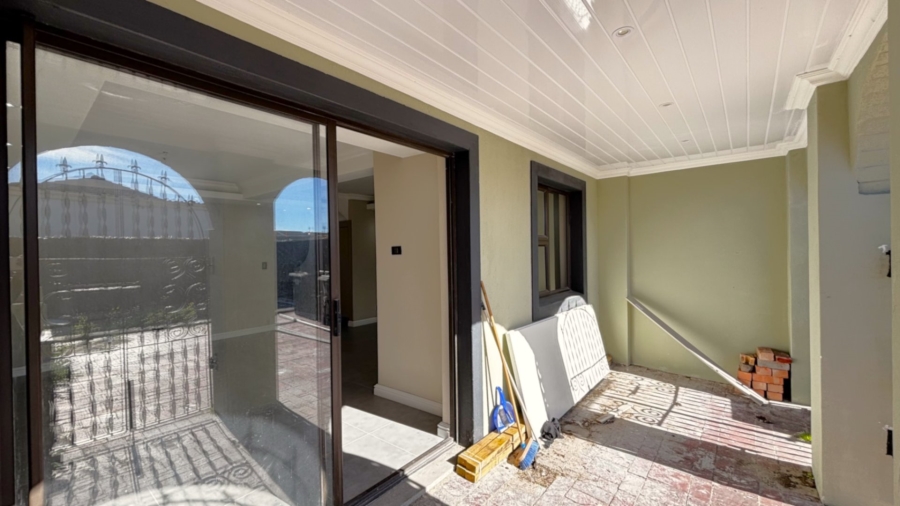 Bedroom Property for Sale in Westridge Western Cape